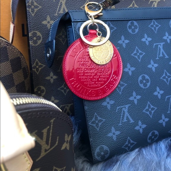 Louis Vuitton Accessories - LOUIS VUITTON TRUNK Bag Charm